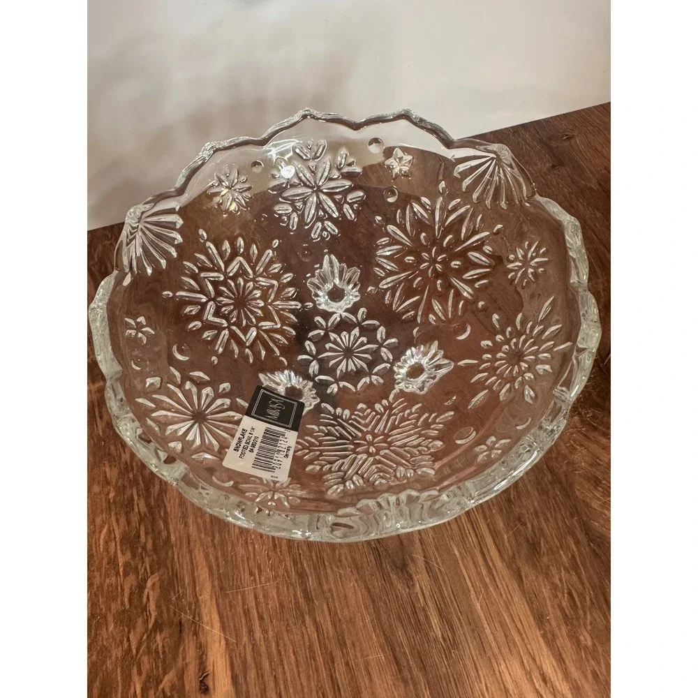 Mikasa Snowflake Footed Crystal Bowl 8 1/4